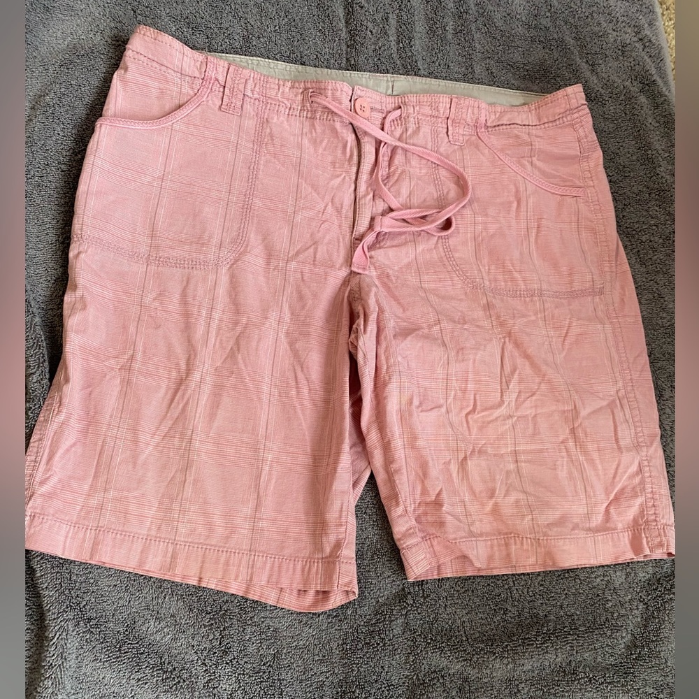 Women's Bermuda shorts